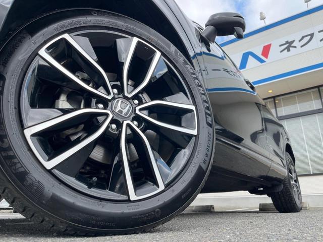 ヴェゼル ｅ：ＨＥＶ　Ｚ　純正ＳＤナビ　バックカメラ　衝突被害軽減システム　禁煙車　電動リアゲート　ドラレコ　コーナーセンサー　スマートキー　ＬＥＤヘッド　ビルトインＥＴＣ　純正１８インチアルミ　オートハイビーム（14枚目）