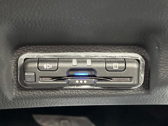 ヴェゼル ｅ：ＨＥＶ　Ｚ　純正ＳＤナビ　バックカメラ　衝突被害軽減システム　禁煙車　電動リアゲート　ドラレコ　コーナーセンサー　スマートキー　ＬＥＤヘッド　ビルトインＥＴＣ　純正１８インチアルミ　オートハイビーム（33枚目）