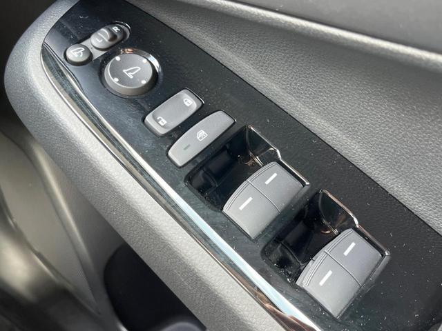 ヴェゼル ｅ：ＨＥＶ　Ｚ　純正ＳＤナビ　バックカメラ　衝突被害軽減システム　禁煙車　電動リアゲート　ドラレコ　コーナーセンサー　スマートキー　ＬＥＤヘッド　ビルトインＥＴＣ　純正１８インチアルミ　オートハイビーム（47枚目）