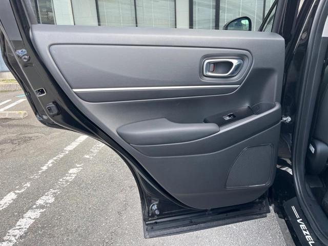 ヴェゼル ｅ：ＨＥＶ　Ｚ　純正ＳＤナビ　バックカメラ　衝突被害軽減システム　禁煙車　電動リアゲート　ドラレコ　コーナーセンサー　スマートキー　ＬＥＤヘッド　ビルトインＥＴＣ　純正１８インチアルミ　オートハイビーム（51枚目）