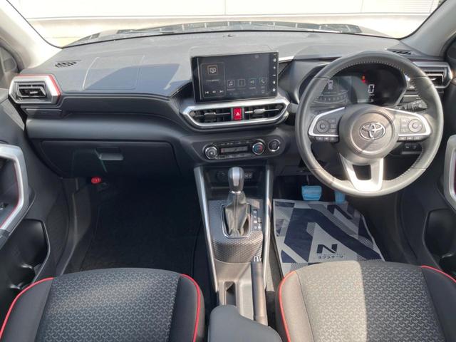 ライズ Ｚ　全周囲カメラ　衝突被害軽減システム　レーダークルーズ　禁煙車　コーナーセンサー　スマートキー　ＬＥＤヘッド　ビルトインＥＴＣ　純正１７インチアルミ　オートハイビーム　車線逸脱警報　オートライト（2枚目）