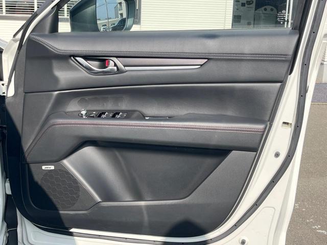 ＣＸ－５ ＸＤ　ブラックトーンエディション　ターボ　ディーゼル（軽油）　純正ＳＤナビ　全周囲カメラ　ＢＯＳＥサウンド　衝突被害軽減システム　レーダークルーズ　禁煙車　電動リアゲート　ハーフレザーシート　パワーシート　ドラレコ　コーナーセンサー（49枚目）