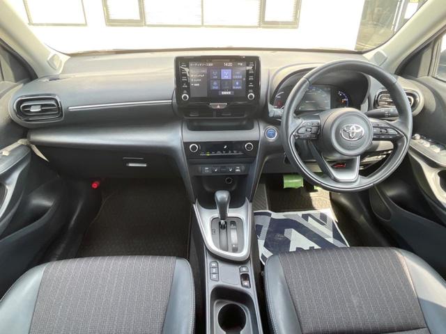 ヤリスクロス ハイブリッドＺ　全周囲カメラ　衝突被害軽減システム　レーダークルーズ　禁煙車　パワーシート　コーナーセンサー　スマートキー　ＬＥＤヘッド　ビルトインＥＴＣ　純正１８インチアルミ　オートハイビーム　車線逸脱警報（2枚目）