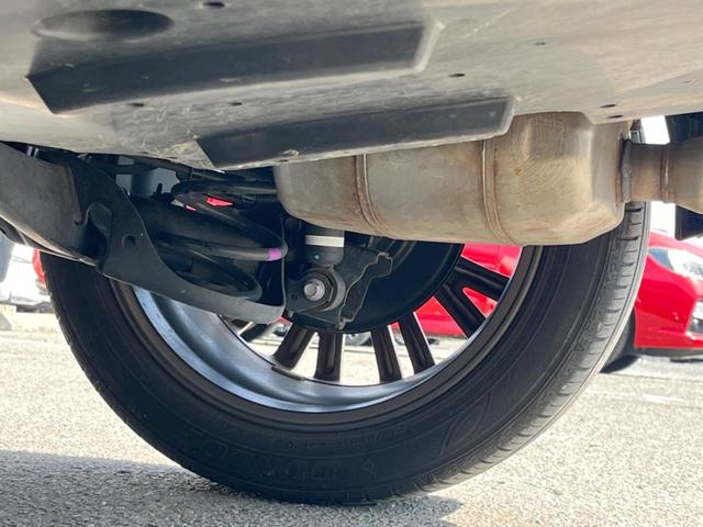 ヤリスクロス ハイブリッドＺ　全周囲カメラ　衝突被害軽減システム　レーダークルーズ　禁煙車　パワーシート　コーナーセンサー　スマートキー　ＬＥＤヘッド　ビルトインＥＴＣ　純正１８インチアルミ　オートハイビーム　車線逸脱警報（21枚目）