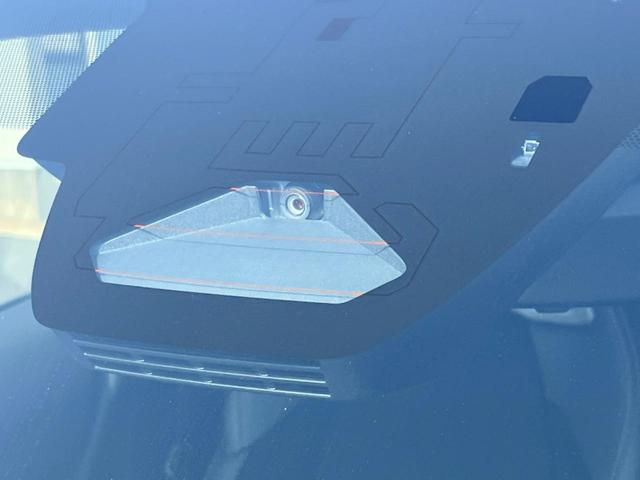 �y�g���^�Z�[�t�e�B�Z���X�z���s���ɑO���̎ԗ�����F�����A�Փ˂������Ȏ��͌x��ƃu���[�L�ŏՓˉ���Ɣ�Q�y�����A�V�X�g�B�����S�Ƀh���C�u�����y���݂��������܂��B