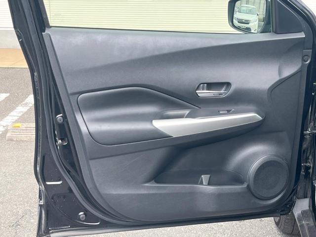 キックス X 全周囲カメラ 衝突被害軽減システム レーダークルーズ 禁煙車 コーナーセンサー スマートキー LEDヘッド ビルトインETC 純正17インチアルミ 車線逸脱警報 オートライト オートエアコン(48枚目)