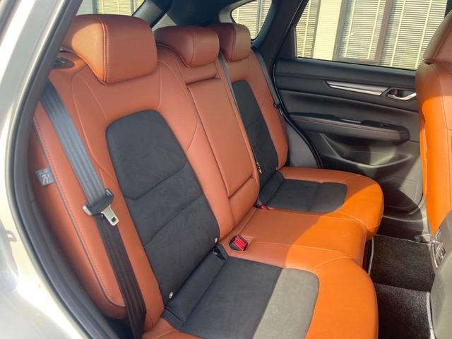 ＣＸ－５ ＸＤ　レトロスポーツエディション　ディーゼル（軽油）　純正１０．２５型ＳＤナビ　全周囲カメラ　ＢＯＳＥサウンド　衝突被害軽減システム　レーダークルーズ　禁煙車　電動リアゲート　ハーフレザーシート　パワーシート　コーナーセンサー（10枚目）