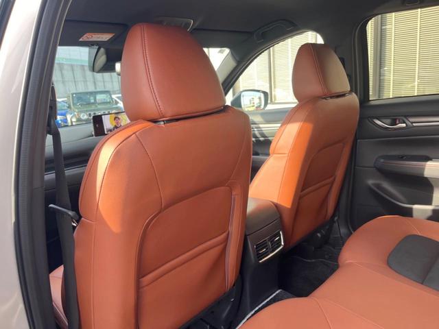ＣＸ－５ ＸＤ　レトロスポーツエディション　ディーゼル（軽油）　純正１０．２５型ＳＤナビ　全周囲カメラ　ＢＯＳＥサウンド　衝突被害軽減システム　レーダークルーズ　禁煙車　電動リアゲート　ハーフレザーシート　パワーシート　コーナーセンサー（37枚目）