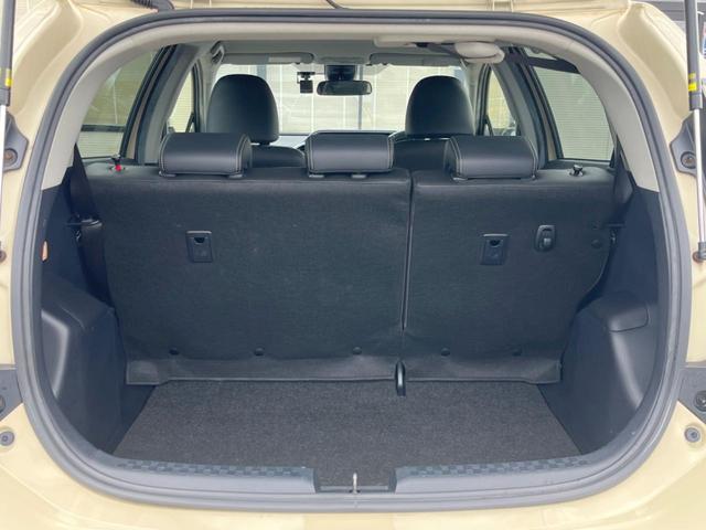 アクア クロスオーバー　ＳＤナビ　バックカメラ　衝突被害軽減システム　ドラレコ　コーナーセンサー　スマートキー　ＬＥＤヘッド　ルーフレール　ＥＴＣ　純正１６インチアルミ　オートハイビーム　車線逸脱警報　オートライト（11枚目）