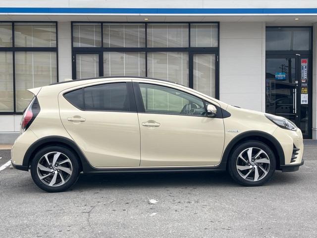 アクア クロスオーバー　ＳＤナビ　バックカメラ　衝突被害軽減システム　ドラレコ　コーナーセンサー　スマートキー　ＬＥＤヘッド　ルーフレール　ＥＴＣ　純正１６インチアルミ　オートハイビーム　車線逸脱警報　オートライト（27枚目）