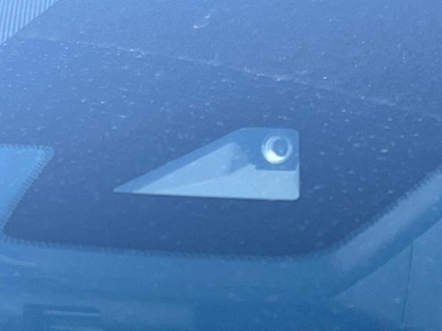 �y�C���e���W�F���g�G�}�[�W�F���V�[�u���[�L�z�t�����g�J�����őO���̎ԗ�����s�҂����m�B�Փ˂������Ȏ��͏Փ˔�Q�y���u���[�L���쓮�A�Փˉ�����T�|�[�g�B�����S�Ƀh���C�u�����y���݂��������܂��B