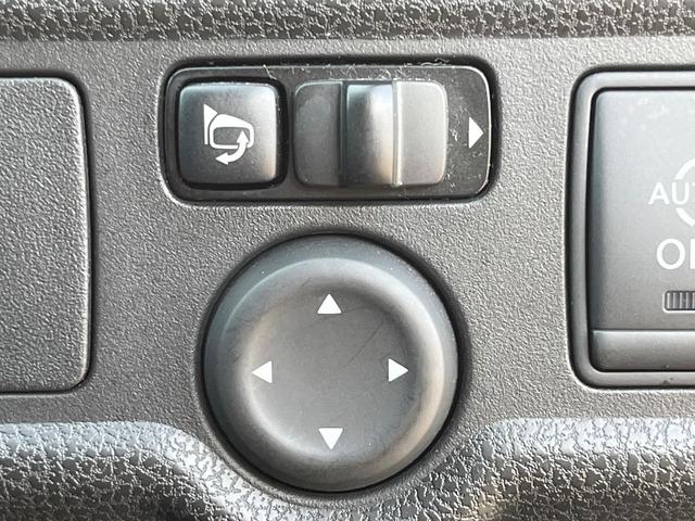 �y�d���i�[�~���[�z�T�C�h�~���[�͓d���i�[���ƂȂ��Ă���A�������ԏ�ł��L�Y�������X�N��}�����܂��B