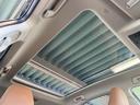 【パノラマルーフ】大型のガラスルーフ搭載で車内の解放感が一気にアップ!開放的なドライブをお楽しみいただけます。