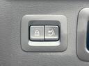 【パワーバックドア】スマートキーや運転席のボタンを押すだけでリアゲートが自動で開閉します！荷物を持っている時や、高い位置にあるバックドアを閉める際に便利な機能です♪