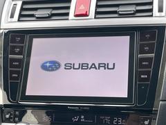 【純正大画面ナビ】人気の純正ナビを装備。オーディオ機能も充実しており、Ｂｌｕｅｔｏｏｔｈ接続すればお持ちのスマホやＭＰ３プレイヤーの音楽を再生可能！毎日の運転がさらに楽しくなります！！ 3