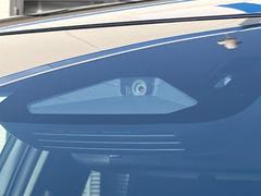 【プリクラッシュセーフティ】前方の車両等を検知し、衝突しそうな時は警報で注意を促し、ブレーキを踏む力をサポート。ブレーキを踏めなかった場合は衝突被害軽減ブレーキが作動、衝突回避をサポートします。 5