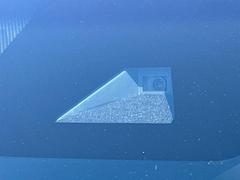 【トヨタセーフティセンス】走行中に前方の車両等を認識し、衝突しそうな時は警報とブレーキで衝突回避と被害軽減をアシスト。より安全にドライブをお楽しみいただけます。 6