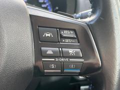 ������®�ɽ���ǽ�ե��롼������ȥ�����۹�®ƻϩ�Ǥ�Ĺ��Υ���Ԥ��ڤˡ�����ư��®�٤��ݤĥ��롼������ȥ����뤬�����ͷڸ������ƥ��Ϣ�Ȥ��������μ�ξ���Τ��Ƽִ֤��ݤĤ褦��®��Ĵ�ᤷ�Ƥ���ޤ����� 6