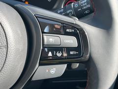 �ڥ����ץƥ��֥��롼������ȥ�����۹�®ƻϩ�Ǥ�Ĺ��Υ���Ԥ��ڤˡ�����ư��®�٤��ݤĥ��롼������ȥ����뤬�����ͷڸ������ƥ��Ϣ�Ȥ��������μ�ξ���Τ��Ƽִ֤��ݤĤ褦��®��Ĵ�ᤷ�Ƥ���ޤ����� 7