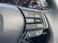 �ڥ����ץƥ��֥��롼������ȥ�����۹�®ƻϩ�Ǥ�Ĺ��Υ���Ԥ��ڤˡ�����ư��®�٤��ݤĥ��롼������ȥ����뤬�����ͷڸ������ƥ��Ϣ�Ȥ��������μ�ξ���Τ��Ƽִ֤��ݤĤ褦��®��Ĵ�ᤷ�Ƥ���ޤ����� 4