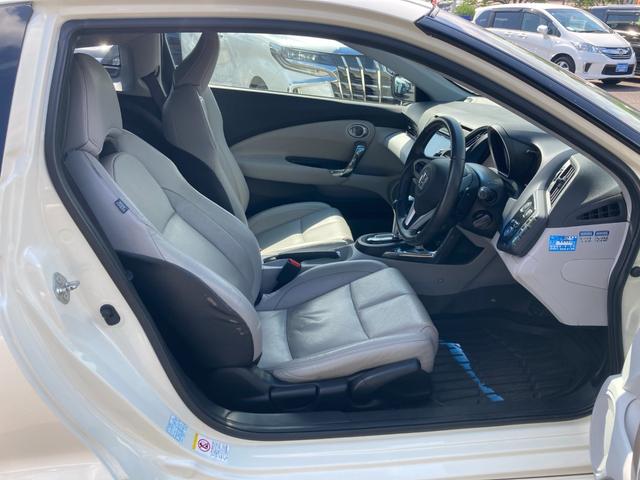 ＣＲ－Ｚ α　カロッツェリアＳＤナビ　地デジ　Ｂｌｕｅｔｏｏｔｈ　ＨＤＭＩ　バックモニター　革巻きハンドル　クルーズコントロール　パドルシフト　レザーシート　前席シートヒーター　ＨＩＤ　ＥＴＣ　純正１６ＡＷ（19枚目）