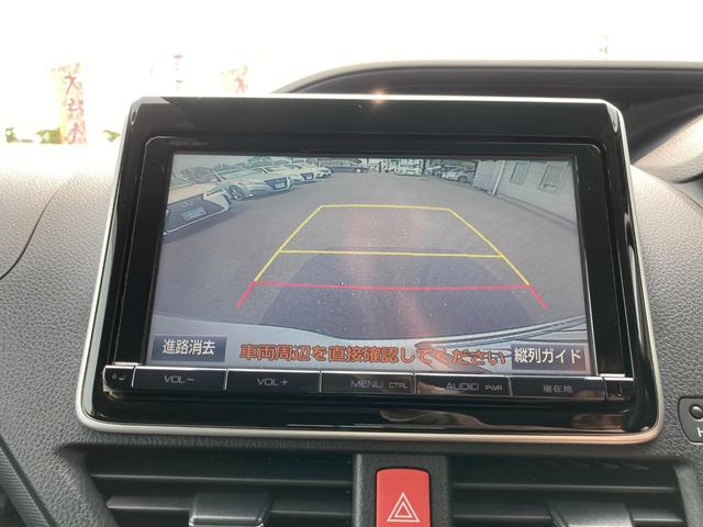 ノア Ｓｉ　フリップダウンモニター　７人乗り　純正９インチＳＤナビ　地デジ　Ｂｌｕｅｔｏｏｔｈ　バックモニター　ドラレコ　両側パワースライド　ロールサンシェード　アイドリングストップ　純正１６ＡＷ（13枚目）