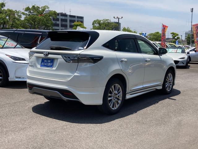 ハリアー プレミアム　モデリスタエアロ　車線逸脱警報　アルパインＳＤナビ　地デジ　Ｂｌｕｅｔｏｏｔｈ　ＨＤＭＩ　バックモニター　クルーズコントロール　運転席パワーシート　ハーフレザーシート　パワートランク（2枚目）