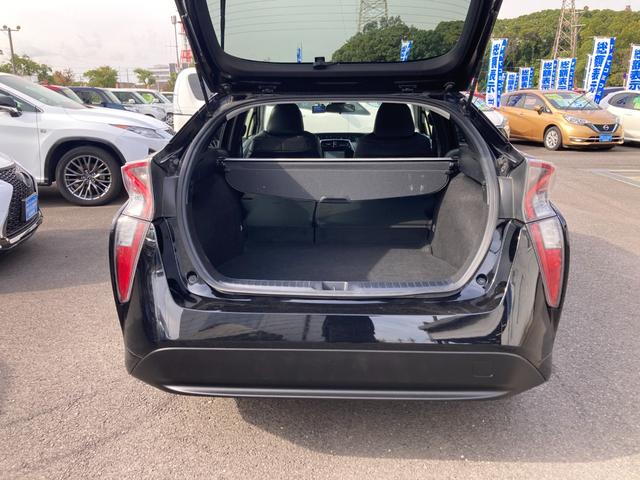 プリウス S プリクラッシュセーフティ 車線逸脱警報 ケンウッドSDナビ ワンセグ Bluetooth バックモニター ドラレコ レザー調シートカバー オートハイビーム ETC Laffite18AW(6枚目)