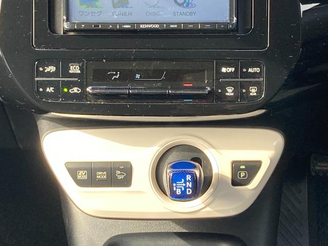 プリウス S プリクラッシュセーフティ 車線逸脱警報 ケンウッドSDナビ ワンセグ Bluetooth バックモニター ドラレコ レザー調シートカバー オートハイビーム ETC Laffite18AW(11枚目)