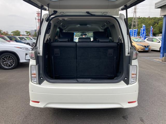 エルグランド 250ハイウェイスターアーバンクロム フリップダウンモニター 7人乗り 純正ナビ Bluetooth アラウンドビューモニター ドラレコ 両側パワースライド ハーフレザーシート クルーズコントロール パワートランク 温冷ドリンクホルダー(6枚目)