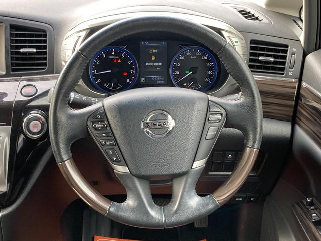 エルグランド 250ハイウェイスターアーバンクロム フリップダウンモニター 7人乗り 純正ナビ Bluetooth アラウンドビューモニター ドラレコ 両側パワースライド ハーフレザーシート クルーズコントロール パワートランク 温冷ドリンクホルダー(17枚目)