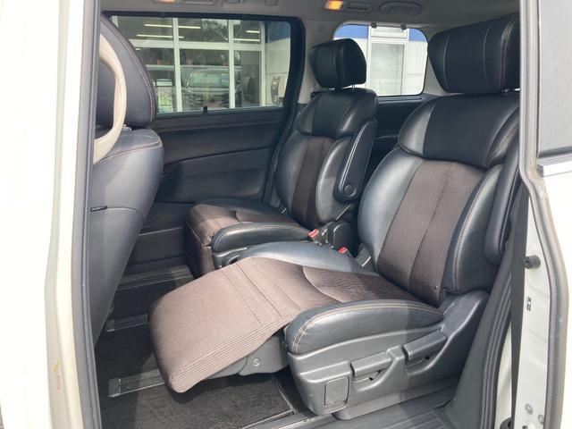 エルグランド 250ハイウェイスターアーバンクロム フリップダウンモニター 7人乗り 純正ナビ Bluetooth アラウンドビューモニター ドラレコ 両側パワースライド ハーフレザーシート クルーズコントロール パワートランク 温冷ドリンクホルダー(30枚目)