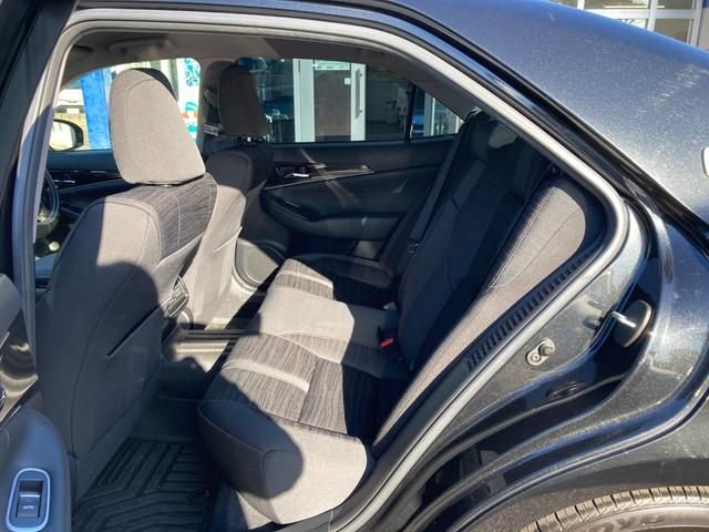 クラウンハイブリッド アスリートＳ　ブラックスタイル　純正ＨＤＤナビ　地デジ　Ｂｌｕｅｔｏｏｔｈ　バックモニター　前席シートヒーター　前席パワーシート　革巻きハンドル　クルーズコントロール　ステアリングヒーター（23枚目）