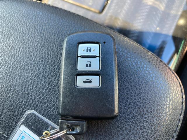 クラウンハイブリッド アスリートＳ　ブラックスタイル　純正ＨＤＤナビ　地デジ　Ｂｌｕｅｔｏｏｔｈ　バックモニター　前席シートヒーター　前席パワーシート　革巻きハンドル　クルーズコントロール　ステアリングヒーター（25枚目）