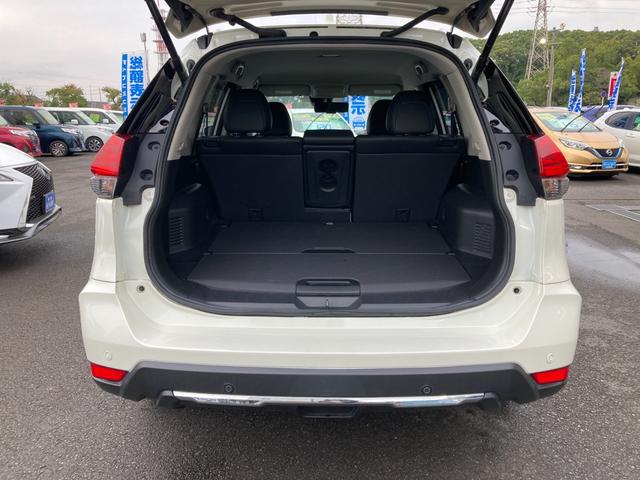 【原川鈑金塗装工場】西日本最大級の自社運営の鈑金塗装工場を完備しております。熟練の技術者が多数在籍し、一般修理や事故修理にも専門のスタッフがしっかり対応しますので安心です。