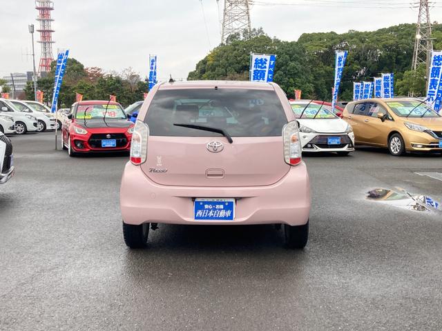 『全てのお客様に安心を』　自社整備工場にて厳しいチェックを通過した車両には点検記録簿と保証書を発行し、６か月または６０００Ｋｍの整備保証を付けさせていただきます。（販売価格により保証期間は異なります）