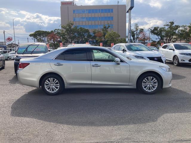 クラウン ロイヤルサルーン　純正ＨＤＤナビ　地デジ　Ｂｌｕｅｔｏｏｔｈ　バックモニター　前席パワーシート　クリアランスソナー　革巻きハンドル　クルーズコントロール　ナノイー　ＨＩＤ　フォグ　ＥＴＣ　純正１６ＡＷ（3枚目）