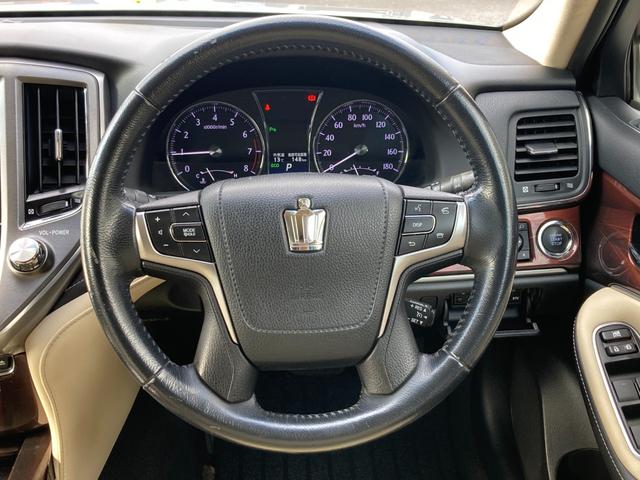 クラウン ロイヤルサルーン　純正ＨＤＤナビ　地デジ　Ｂｌｕｅｔｏｏｔｈ　バックモニター　前席パワーシート　クリアランスソナー　革巻きハンドル　クルーズコントロール　ナノイー　ＨＩＤ　フォグ　ＥＴＣ　純正１６ＡＷ（14枚目）