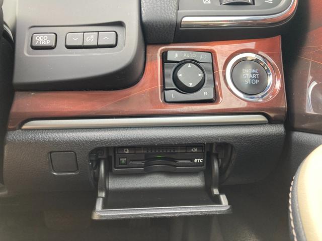 クラウン ロイヤルサルーン　純正ＨＤＤナビ　地デジ　Ｂｌｕｅｔｏｏｔｈ　バックモニター　前席パワーシート　クリアランスソナー　革巻きハンドル　クルーズコントロール　ナノイー　ＨＩＤ　フォグ　ＥＴＣ　純正１６ＡＷ（18枚目）