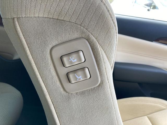 クラウン ロイヤルサルーン　純正ＨＤＤナビ　地デジ　Ｂｌｕｅｔｏｏｔｈ　バックモニター　前席パワーシート　クリアランスソナー　革巻きハンドル　クルーズコントロール　ナノイー　ＨＩＤ　フォグ　ＥＴＣ　純正１６ＡＷ（19枚目）