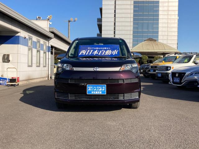 『全てのお客様に安心を』　自社整備工場にて厳しいチェックを通過した車両には点検記録簿と保証書を発行し、６か月または６０００Ｋｍの整備保証を付けさせていただきます。（販売価格により保証期間は異なります）