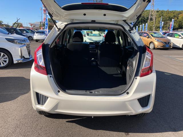 フィットハイブリッド Ｆパッケージ　純正ナビ　地デジ　Ｂｌｕｅｔｏｏｔｈ　バックモニター　オートリトラミラー　プッシュスタート　ＥＴＣ（7枚目）