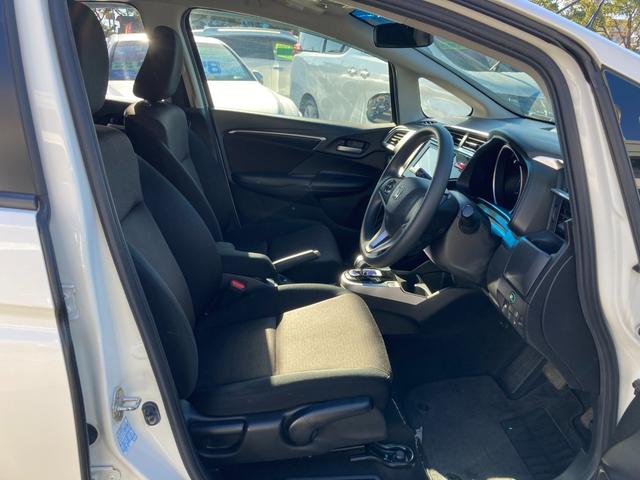 フィットハイブリッド Ｆパッケージ　純正ナビ　地デジ　Ｂｌｕｅｔｏｏｔｈ　バックモニター　オートリトラミラー　プッシュスタート　ＥＴＣ（20枚目）