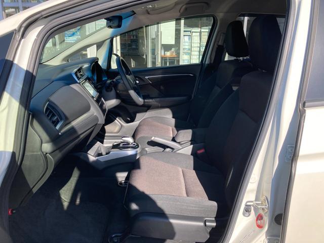 フィットハイブリッド Ｆパッケージ　純正ナビ　地デジ　Ｂｌｕｅｔｏｏｔｈ　バックモニター　オートリトラミラー　プッシュスタート　ＥＴＣ（21枚目）