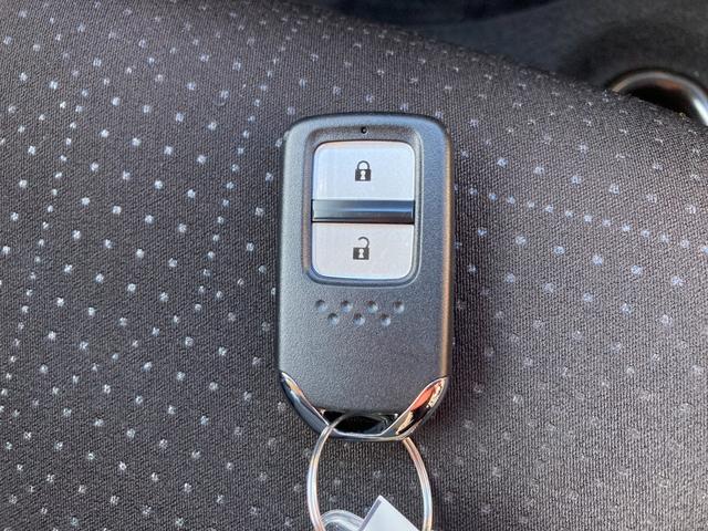 フィットハイブリッド Ｆパッケージ　純正ナビ　地デジ　Ｂｌｕｅｔｏｏｔｈ　バックモニター　オートリトラミラー　プッシュスタート　ＥＴＣ（25枚目）