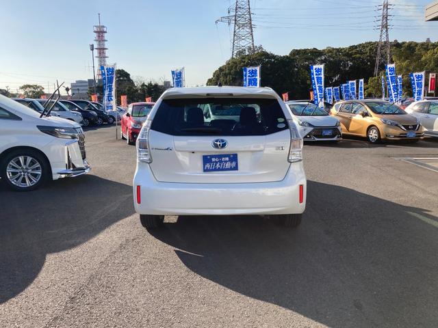 プリウスアルファ Ｓ　チューン　ブラック　ストラーダＳＤナビ　地デジ　Ｂｌｕｅｔｏｏｔｈ　バックモニター　革巻きハンドル　プッシュスタート　ＥＴＣ　純正１６ＡＷ（5枚目）