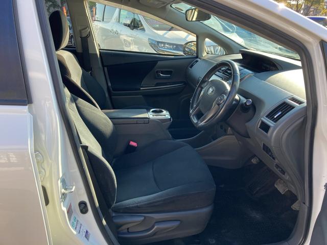 プリウスアルファ Ｓ　チューン　ブラック　ストラーダＳＤナビ　地デジ　Ｂｌｕｅｔｏｏｔｈ　バックモニター　革巻きハンドル　プッシュスタート　ＥＴＣ　純正１６ＡＷ（16枚目）