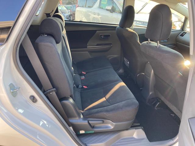 プリウスアルファ Ｓ　チューン　ブラック　ストラーダＳＤナビ　地デジ　Ｂｌｕｅｔｏｏｔｈ　バックモニター　革巻きハンドル　プッシュスタート　ＥＴＣ　純正１６ＡＷ（18枚目）