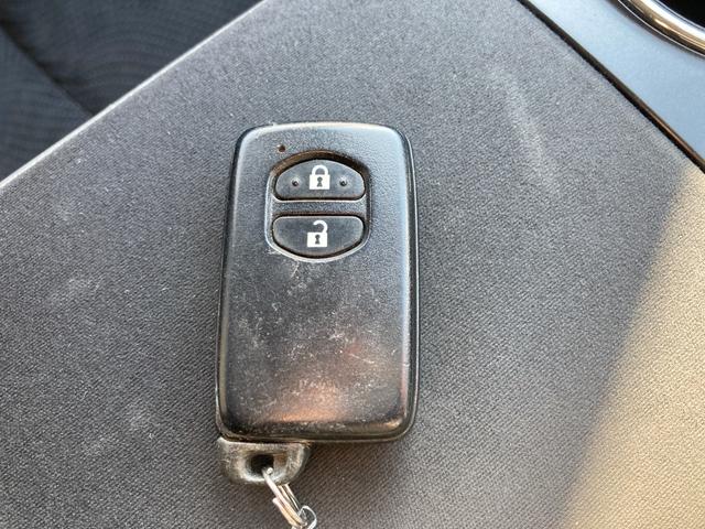 プリウスアルファ Ｓ　チューン　ブラック　ストラーダＳＤナビ　地デジ　Ｂｌｕｅｔｏｏｔｈ　バックモニター　革巻きハンドル　プッシュスタート　ＥＴＣ　純正１６ＡＷ（21枚目）