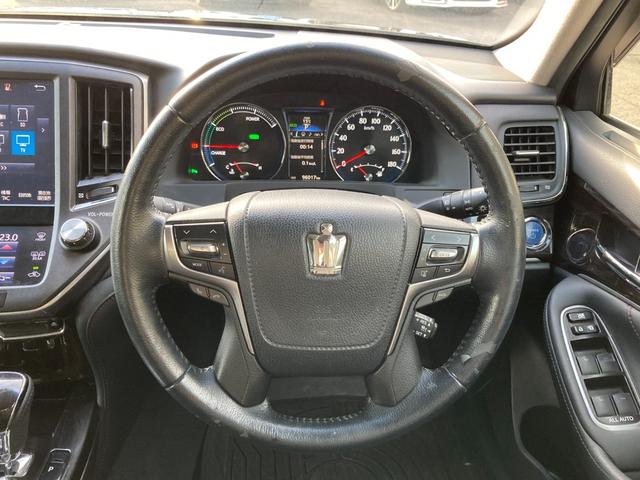 クラウンハイブリッド アスリートＳ　後期モデル　純正ＳＤナビ　地デジ　Ｂｌｕｅｔｏｏｔｈ　パノラマビューモニター　革巻きハンドル　レーダークルーズコントロール　ステアリングヒーター　前席パワーシート　前席シートヒーター　ＥＴＣ（17枚目）